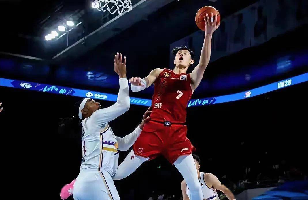 亚博体育-关于冲刺阶段北京首钢调整名单以备欧篮联；官宣签约环节打磨；质疑声仍在；年轻球员得到机会的信息